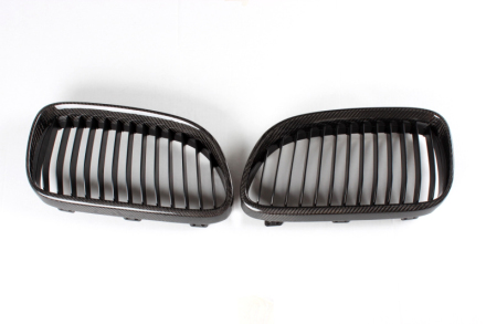 Kolfiber grill till BMW E92 LCI och E93 LCI