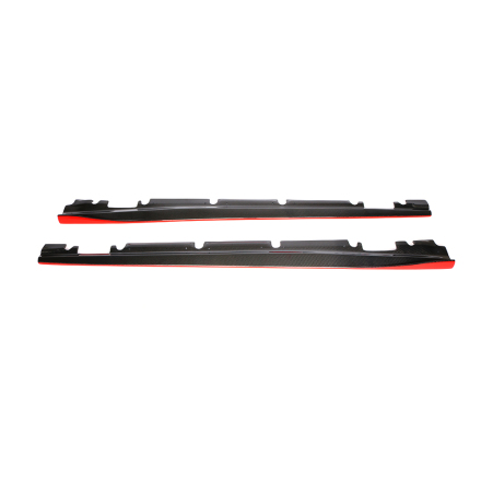 Kolfiber Side Skirts med rd rand till Mercedes-Benz W176 A-Klass med AMG Paket och A45, Post och Facelift 2013-2018. CLA, C117 och X117 med AMG Paket och CLA45, Post och Facelift, 2013-2018