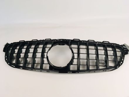 Svart AMG GTR grill till Mercedes-Benz C-Klass W205 C63, Sedan, Kombi, Coup och Cab, Pre Facelift, 2015-2018, Passar bilar med och utan kamera, Kamera "cover" medfljer (Levereras utan emblem, Original emblemen passar)